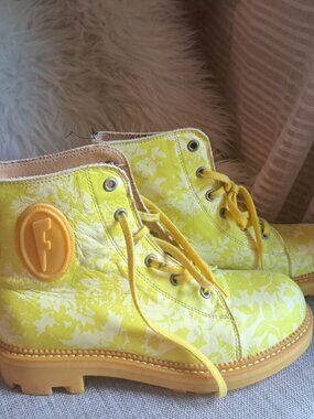 Hess-Yellow Fluevogs